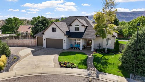 2135 Village Circle Ct, Grand Junction, CO, 81507-1046 | Card Image