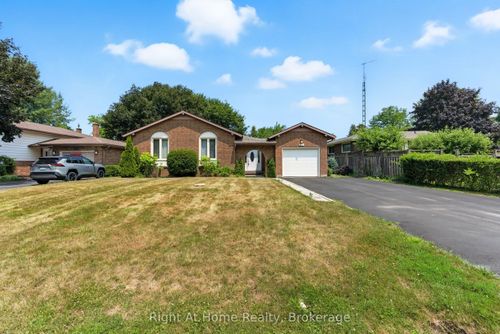 127 Flynn St, Niagara on the Lake, ON, L0S1J0 | Card Image