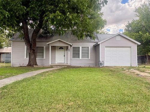 815 Lizzie St, Taylor, TX, 76574-2512 | Card Image