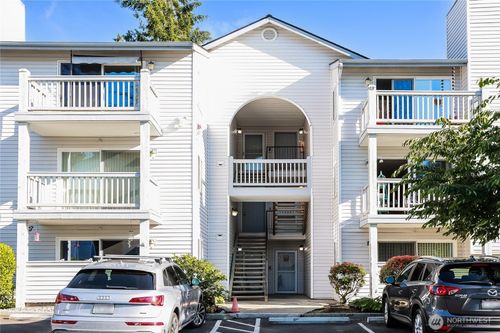 b304-11325 19th Ave Se, Everett, WA, 98208-5172 | Card Image
