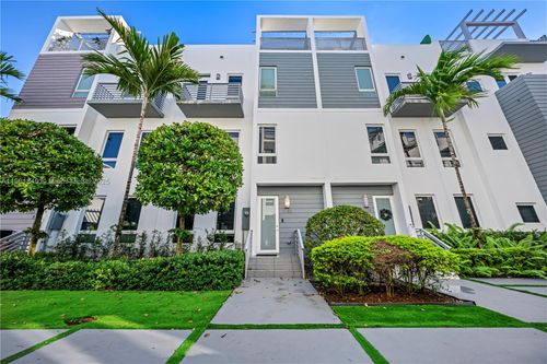 9153 Nw 33rd St, Doral, FL, 33172-1238 | Card Image