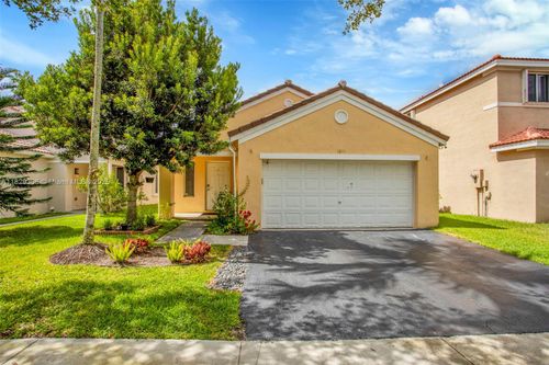 1611 Palermo Dr, Weston, FL, 33327-1906 | Card Image
