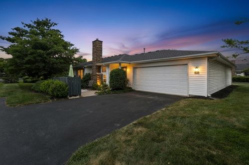 2477 Crystal Springs Dr, Hilliard, OH, 43026-6907 | Card Image