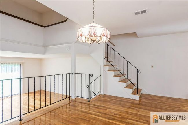 APT-9C - 323 Gill Ln, Townhouse with 2 bedrooms, 2 bathrooms and null parking in Iselin NJ | Image 5