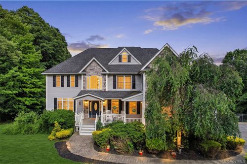 3 Harvey Rd, Newburgh, NY, 12550-1365 | Card Image
