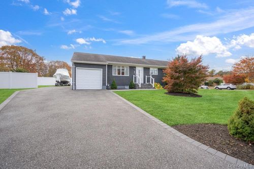 1584 Church St, Holbrook, NY, 11741-5818 | Card Image