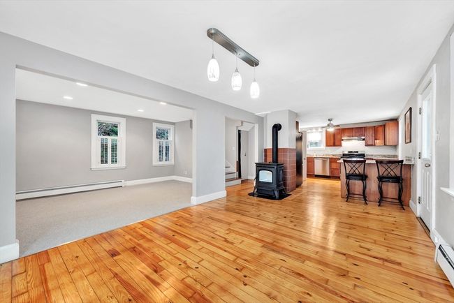 587 Essex Ave, House other with 3 bedrooms, 2 bathrooms and 4 parking in Gloucester MA | Image 6