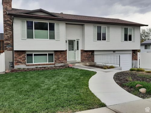 2165 W Tierra Rose Dr, Taylorsville, UT, 84129-6354 | Card Image