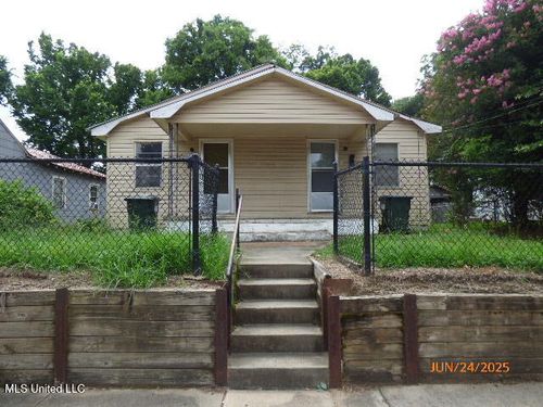 16 Minor Street, Natchez, MS, 39120 | Card Image