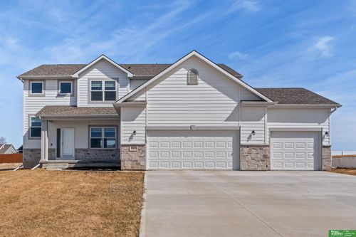 5003 Kestrel Pkwy, Elkhorn, NE, 68022-5028 | Card Image