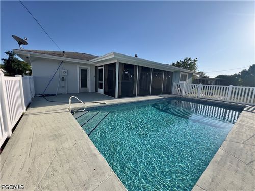 117 Se 45th Ter, Cape Coral, FL, 33904-8385 | Card Image
