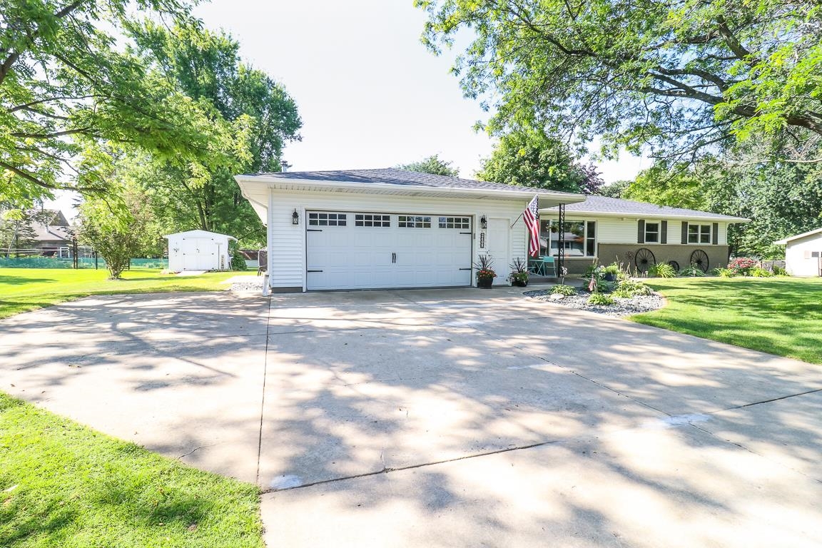 Lawraine St, Marshfield, WI 54449