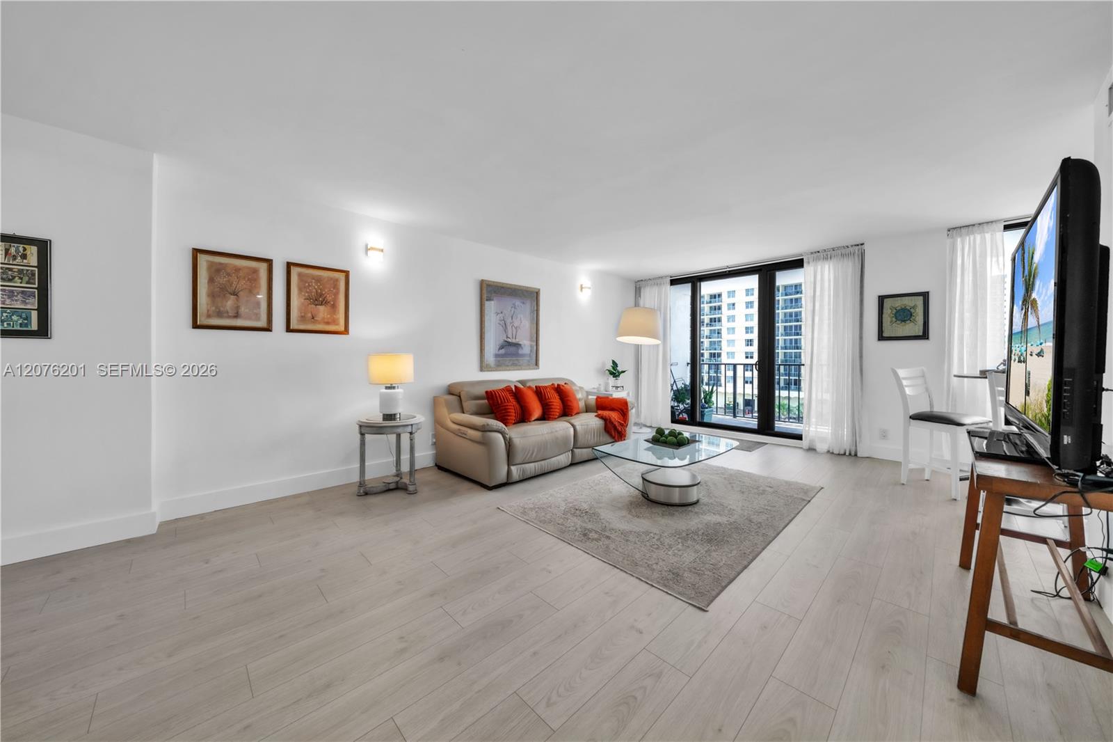 Residential Lease in Hollywood 5