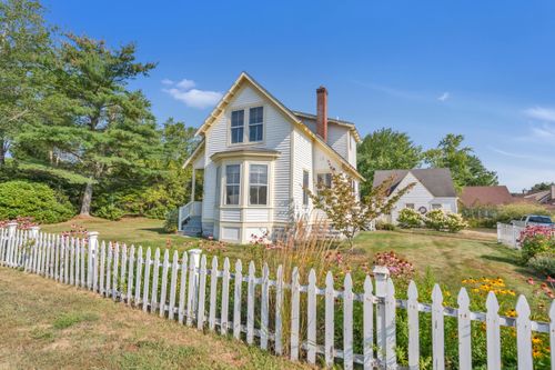 86 Summer Street, Kennebunk, ME, 04043 | Card Image