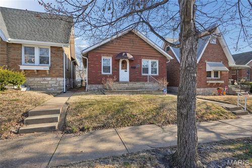 3929 Burgen Ave, Saint Louis, MO, 63116-3208 | Card Image