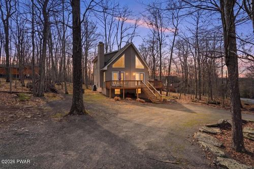 109 Robin Way, Lackawaxen, PA, 18435-7807 | Card Image