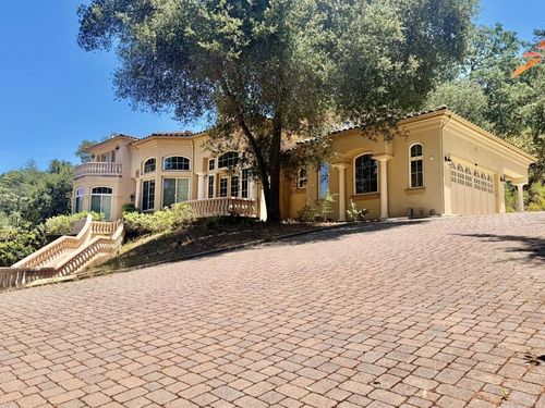 15520 Quito Rd, Monte Sereno, CA, 95030-3127 | Card Image