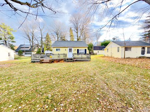 7420 Birchwood Rd, Lexington, MI, 48450-9611 | Card Image