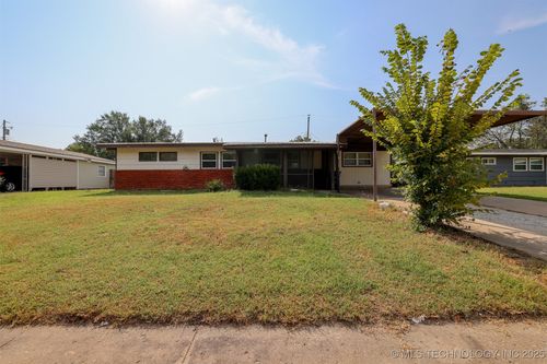 420 Meadowbrook Ln, Bartlesville, OK, 74003-1515 | Card Image