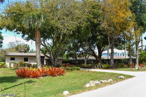 27213 Rio Vista Cir, BONITA SPRINGS, FL, 34135-4730 | Card Image