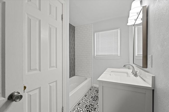 1805 Melba Ct, House other with 3 bedrooms, 1 bathrooms and null parking in River Oaks TX | Image 20