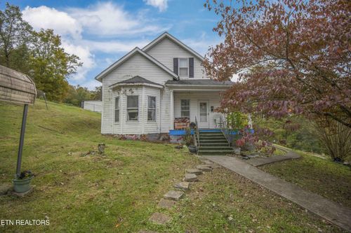 425 W Robbins St, Jellico, TN, 37762-2474 | Card Image
