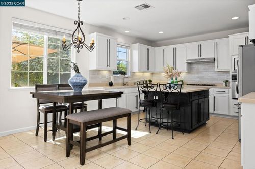104 Silva Ct, Martinez, CA, 94553-3529 | Card Image