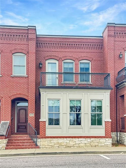 524 W Front St, Washington, MO, 63090-1809 | Card Image