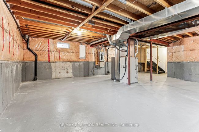 42 Queen Mary Dr, House other with 3 bedrooms, 3 bathrooms and 2 parking in Brampton ON | Image 39
