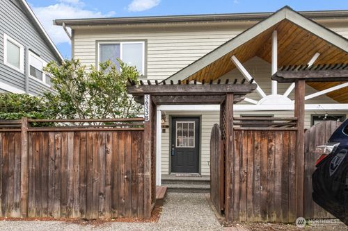 b-3633 22nd Ave W, Seattle, WA, 98199-2397 | Card Image