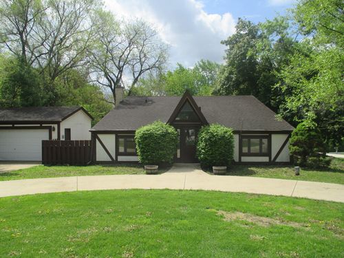 2N131 Willard St, Carol Stream, IL, 60188-2113 | Card Image