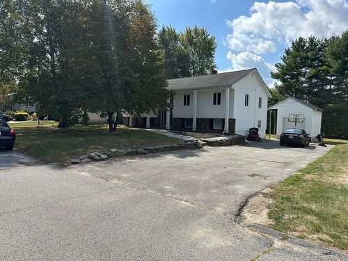 67 Lincoln Ln, Dracut, MA, 01826-2601 | Card Image
