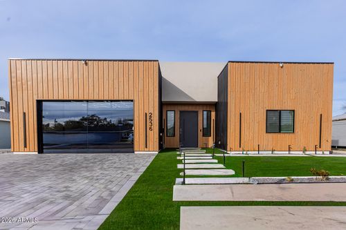 2536 E Indianola Ave, Phoenix, AZ, 85016-6724 | Card Image