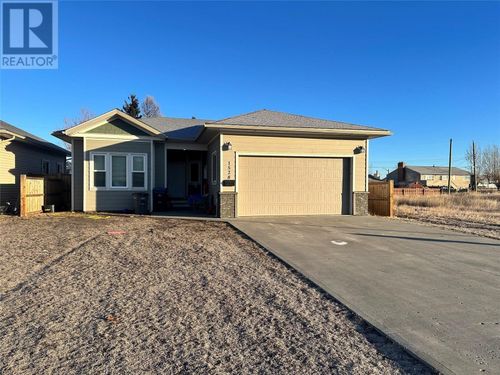 1528 117 Ave, Dawson Creek, BC, V1G0E7 | Card Image