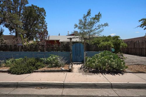 806 Delamar Ave Nw, Albuquerque, NM, 87107-5122 | Card Image