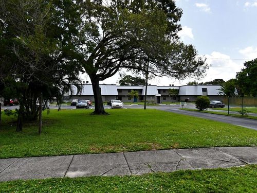 apt-207-2516 S 19th St, Fort Pierce, FL, 34982-5705 | Card Image
