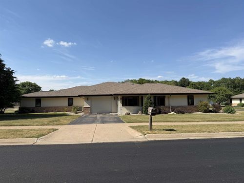 d-635 W Slifer St, Portage, WI, 53901-1150 | Card Image