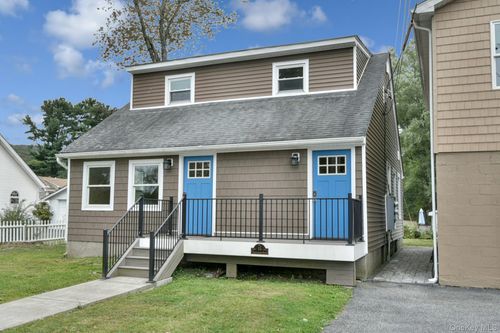 45 Waterstone Rd, Greenwood Lake, NY, 10925-2610 | Card Image