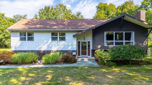 9 Van Vlack Rd, East Fishkill, NY, 12533-5956 | Card Image