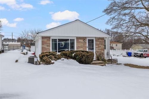 20 John St, North Providence, RI, 02904-4705 | Card Image