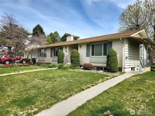 114 NE Ne Cedar Ave, College Place, WA, 99324-1138 | Card Image