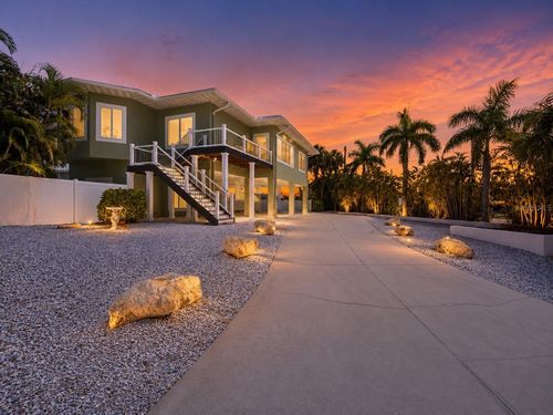 140 50th St, HOLMES BEACH, FL, 34217-1865 | Card Image