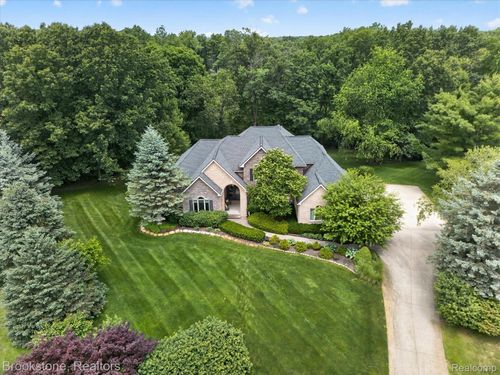 1330 Corey Cv, White Lake, MI, 48383-3030 | Card Image