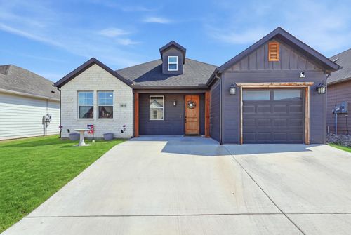 5625 Barkridge Drive, Granbury, TX, 76048 | Card Image