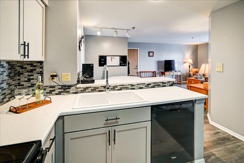 unit-104-203 Kearney Way, Waunakee, WI, 53597-2413 | Card Image