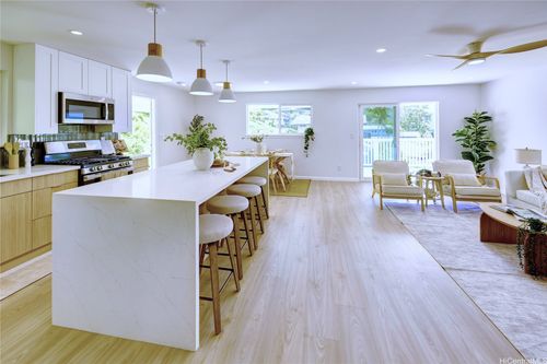 11-3577 Pinao St, Honolulu, HI, 96822-1100 | Card Image