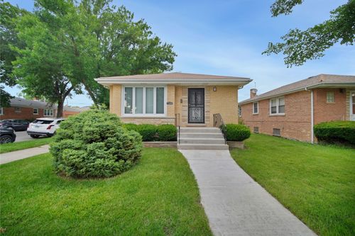 7324 W Addison Street, Chicago, IL, 60634 | Card Image