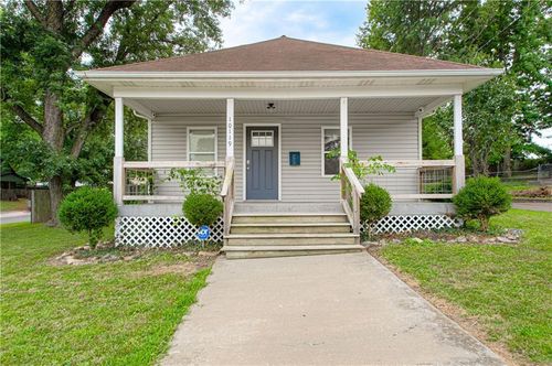 10119 E Lexington Ave, Independence, MO, 64053-1442 | Card Image