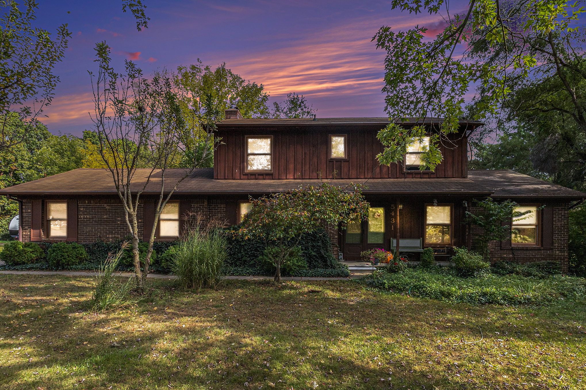 Greenfield Rd, Brighton, MI 48114