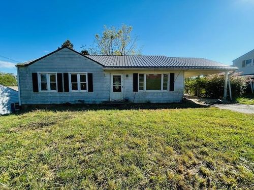 403 Poplar St, Galax, VA, 24333-2038 | Card Image